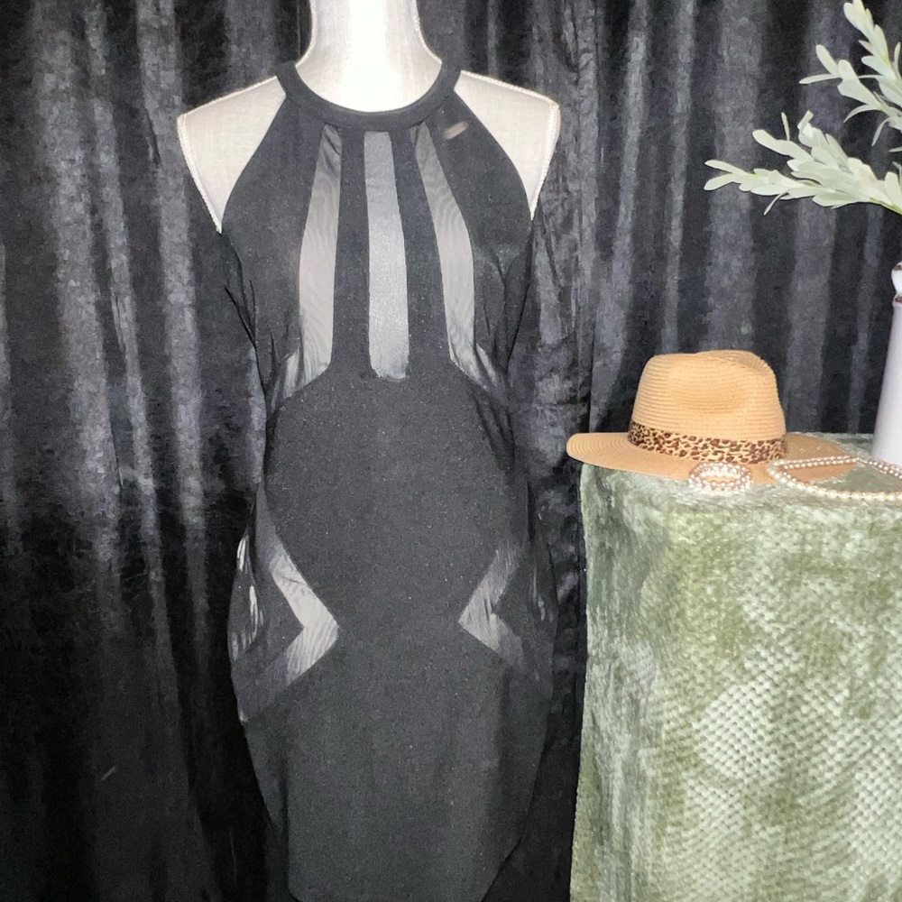 Geometric little black dress!!